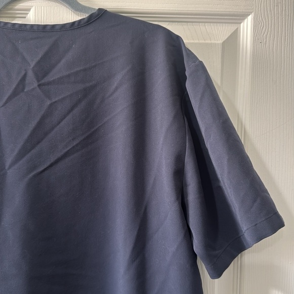 FIGS Scrubs Top - Picture 9 of 11